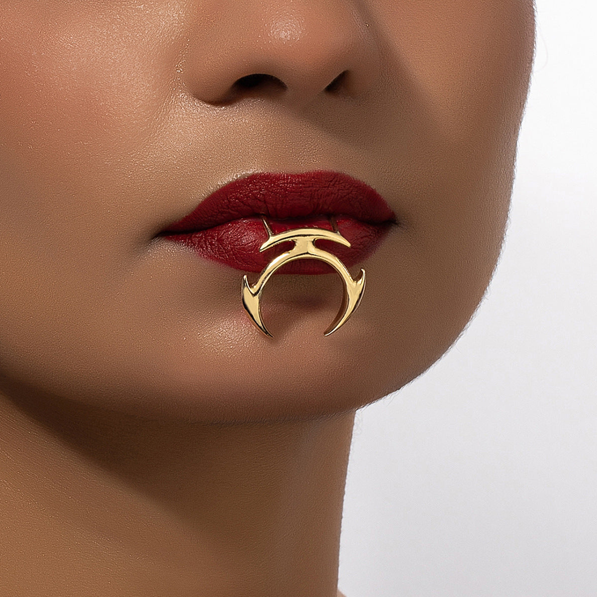 ARCHER LIP JEWELRY
