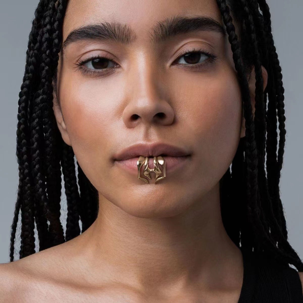 LIP CUFF