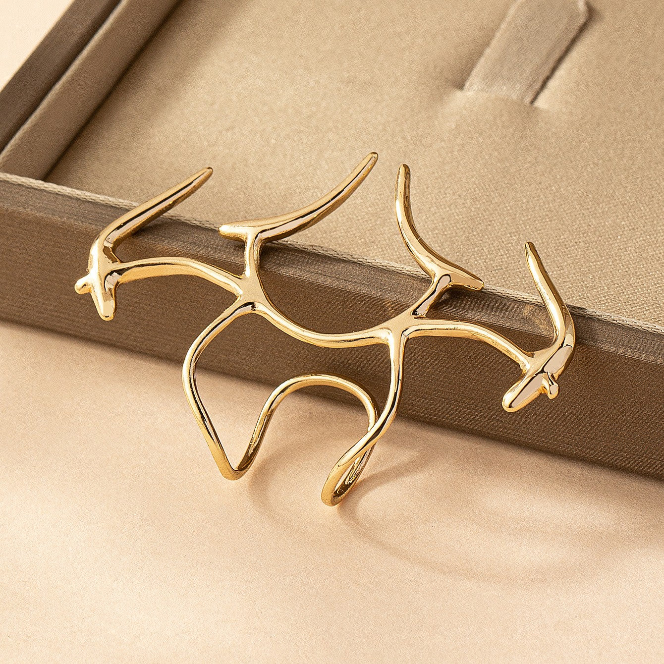 DOE ANTLERS LIP JEWELRY