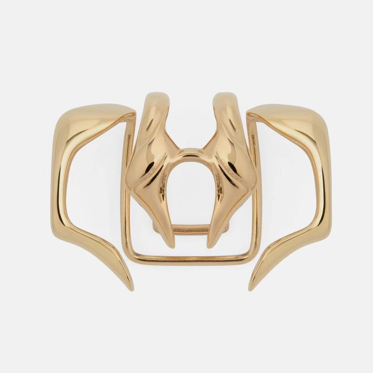 LIP CUFF