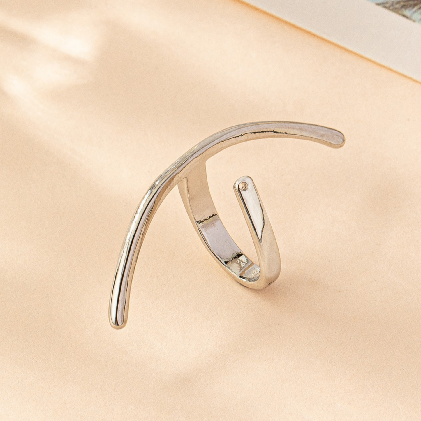 UNDER CUFF